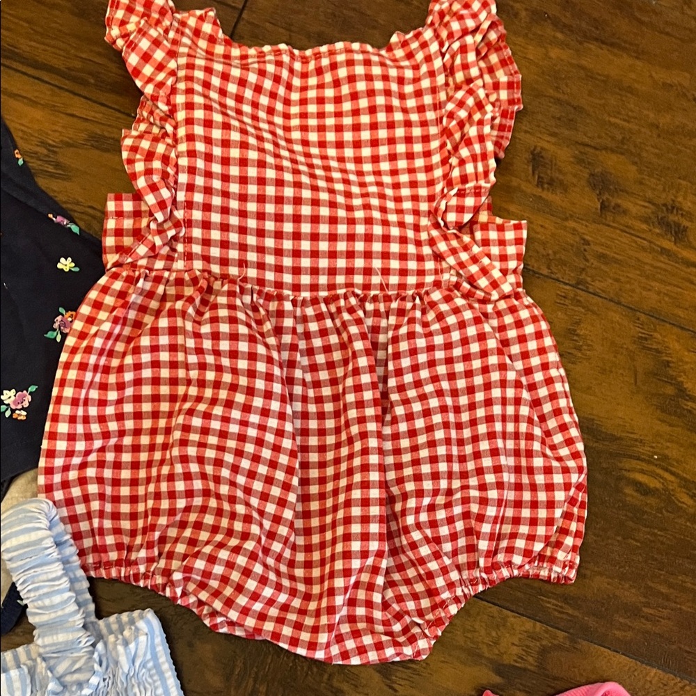 EUC and GUC Lot of Baby Rompers and Bubbles. - Picture 15 of 16